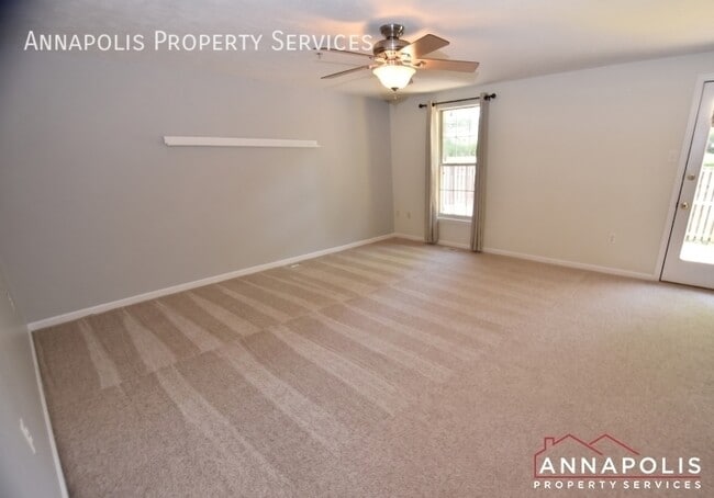 Building Photo - 571 Quaker Ridge Ct