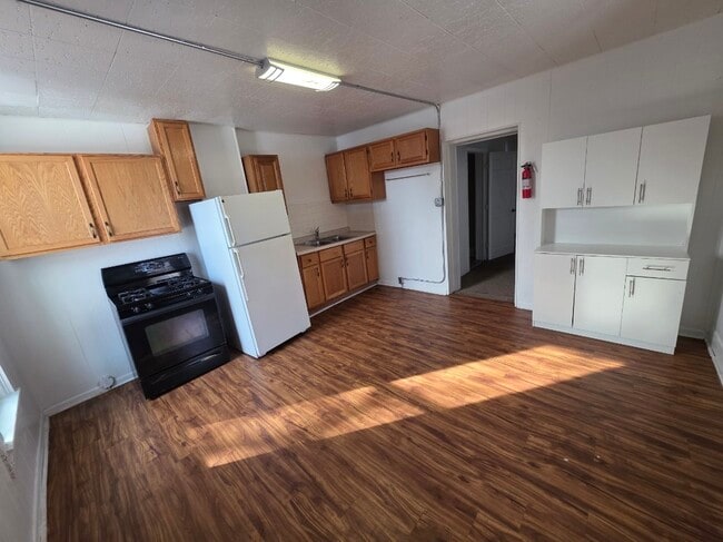 Building Photo - 171 E Washington St