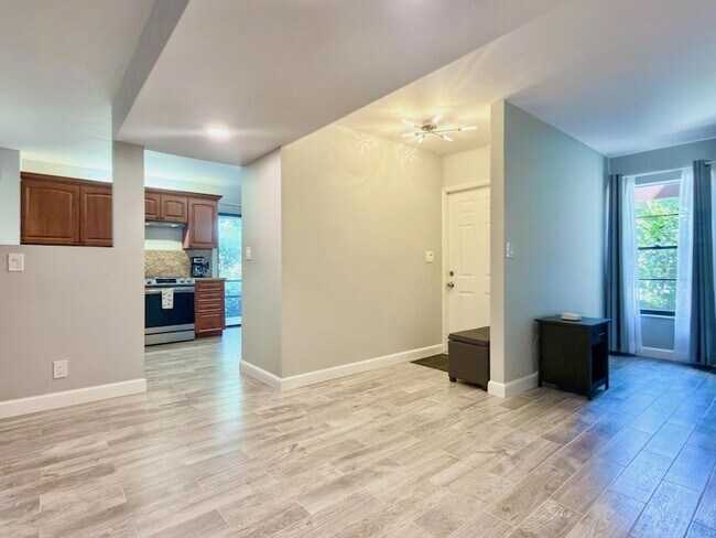 Building Photo - 10615 Ocean Palm Way