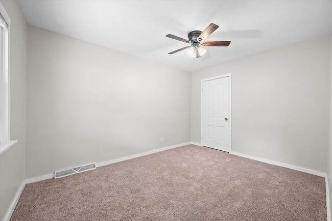 Building Photo - 7700 W Kentucky Ave