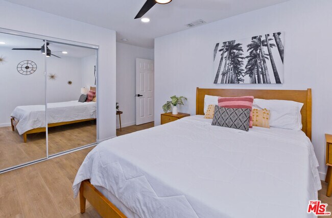 Building Photo - 2660 N Farrell Dr