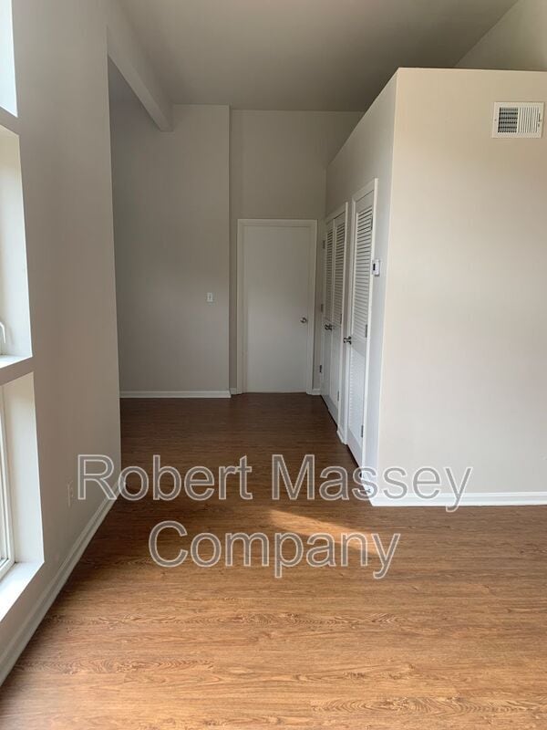 Building Photo - 2745 Grinstead Dr