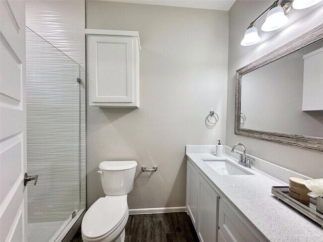 Building Photo - 1512 Shavano Dr