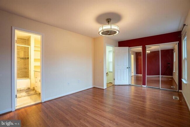 Building Photo - 3500 Vintage Spg Ter