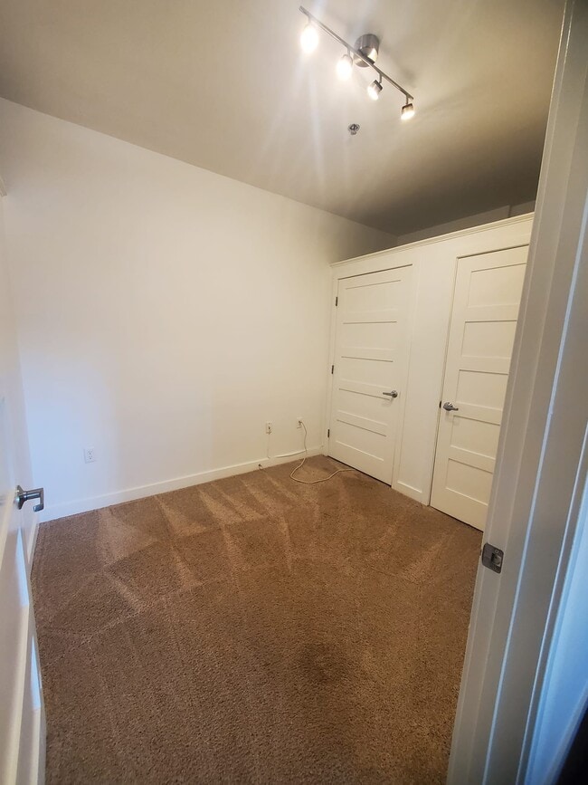 Building Photo - 48 Water St