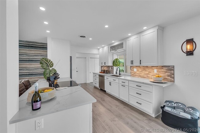 Building Photo - 3108 NE 42nd Ct