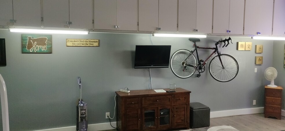 Building Photo - 318 107th St SW