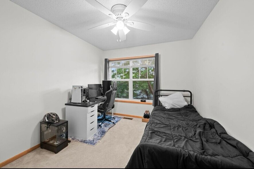 Bedroom 3 - 9616 Linden Ln N
