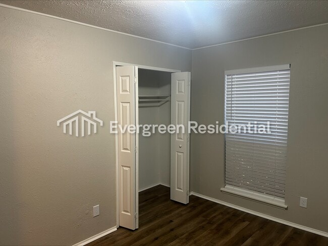 Building Photo - 9546 Sophora Dr