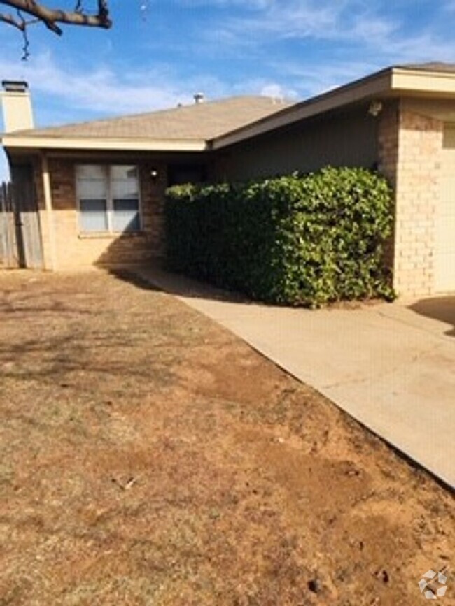 Building Photo - North Lubbock Duplex