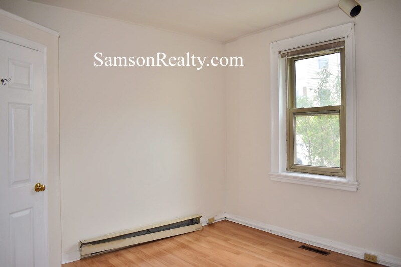 Building Photo - 323 Wickenden St