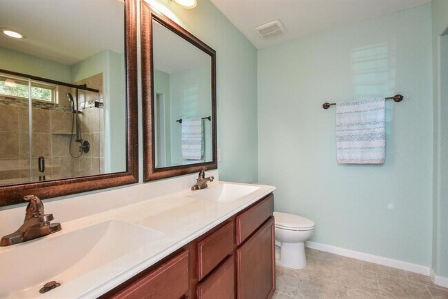 Building Photo - 7002 Edwanna Ln