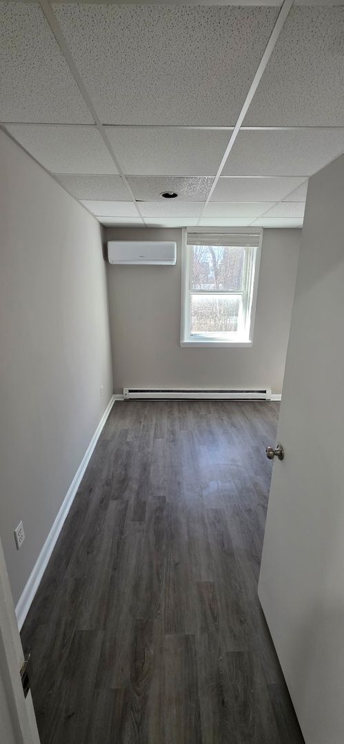 Building Photo - 123 W Main St