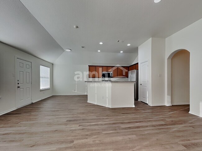 Building Photo - 924 Mesa Vista Dr