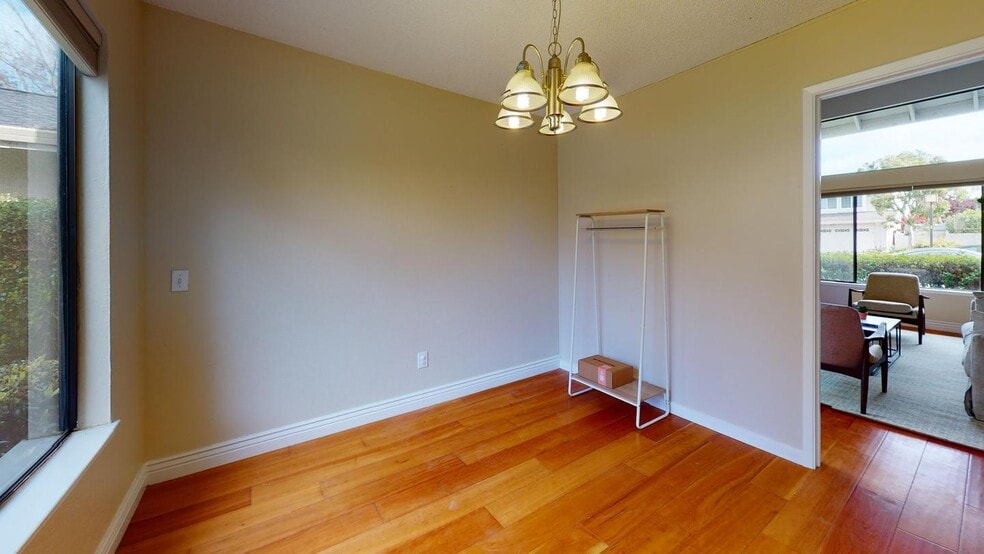 Building Photo - 583 Seahorse Ln