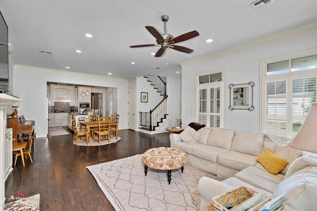 Building Photo - LUXURY LIVING IN THE PRESTIGIOUS PROVENANCE SUBDIVISION