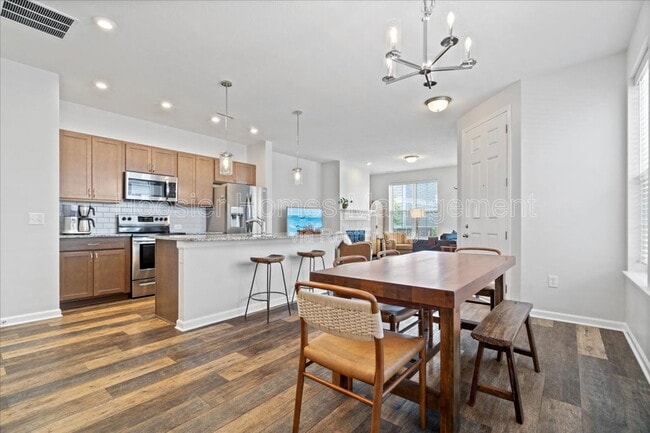 Building Photo - 9239 Hawley Dr