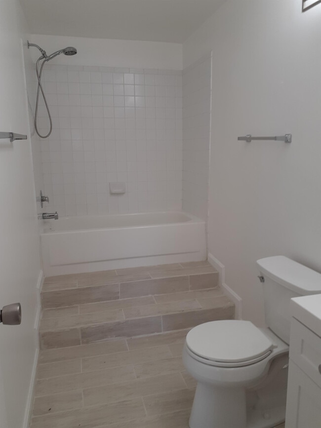 Building Photo - 7540 Belle Grae Dr