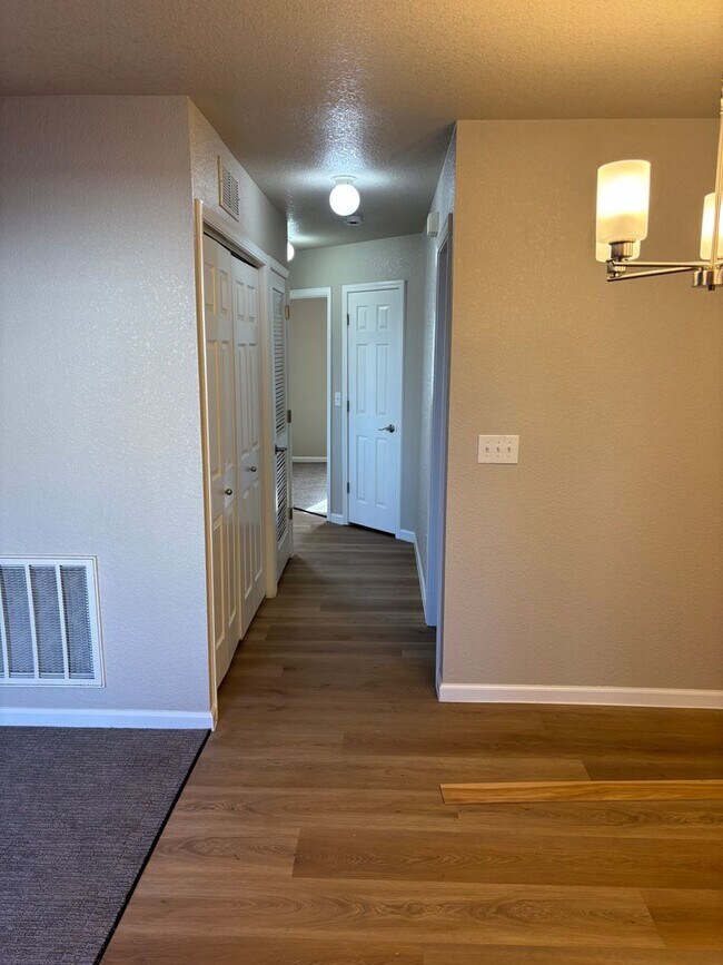 Building Photo - Country West Condos