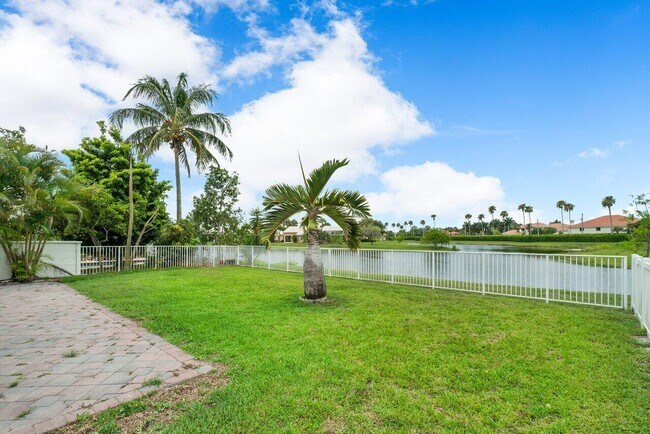 Building Photo - 2453 Country Golf Dr