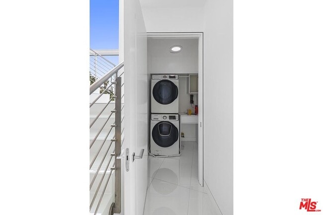 Building Photo - 1377 Miller Pl