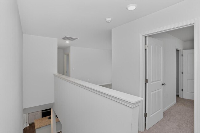 Building Photo - 383 King Vlg
