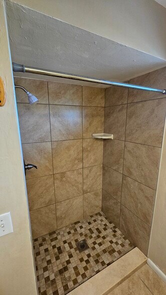 2nd Floor Bathroom - 1124 SE 6th Ave