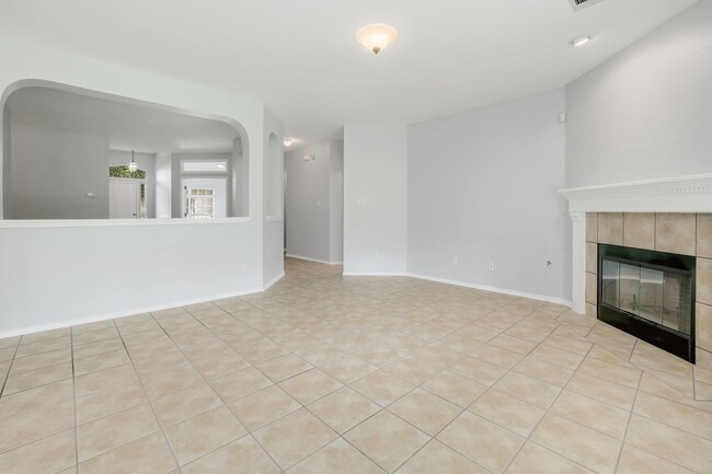 Building Photo - Avery Ranch Dime!