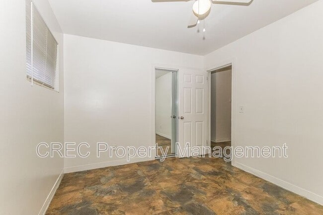 Building Photo - 1635 Memminger Ave