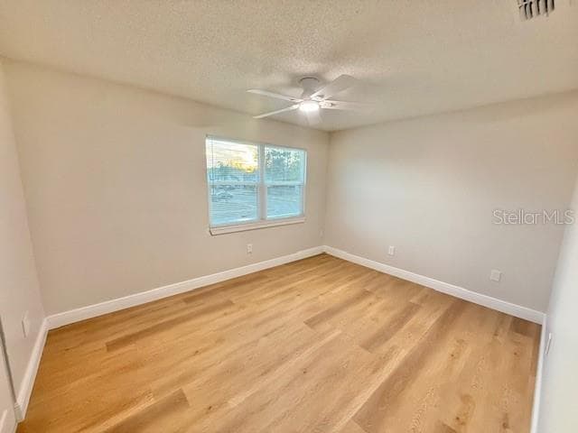 Building Photo - 14309 Village View Dr