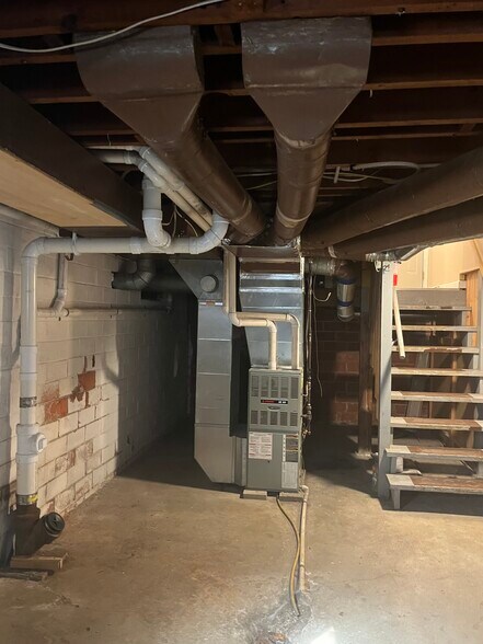 Building Photo - 828 4th St