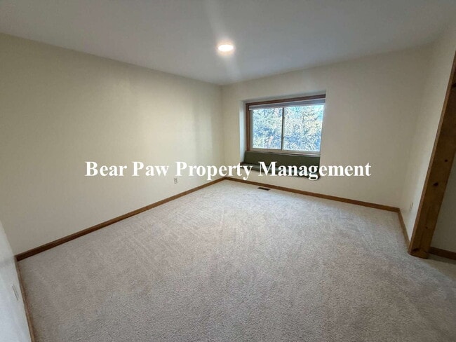 Building Photo - Two bedroom, two bath Bailey Beauty!