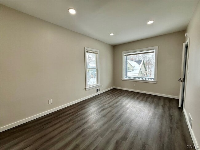 Building Photo - 125 Thomas St