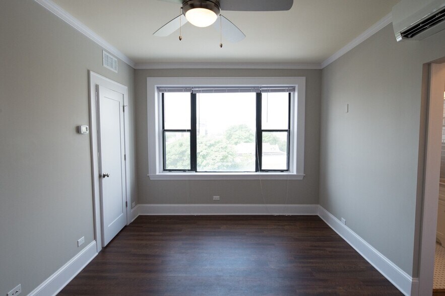 Building Photo - 817 W Lakeside Pl