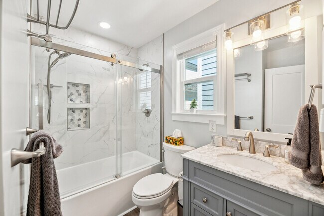 Building Photo - 111 Hanover St