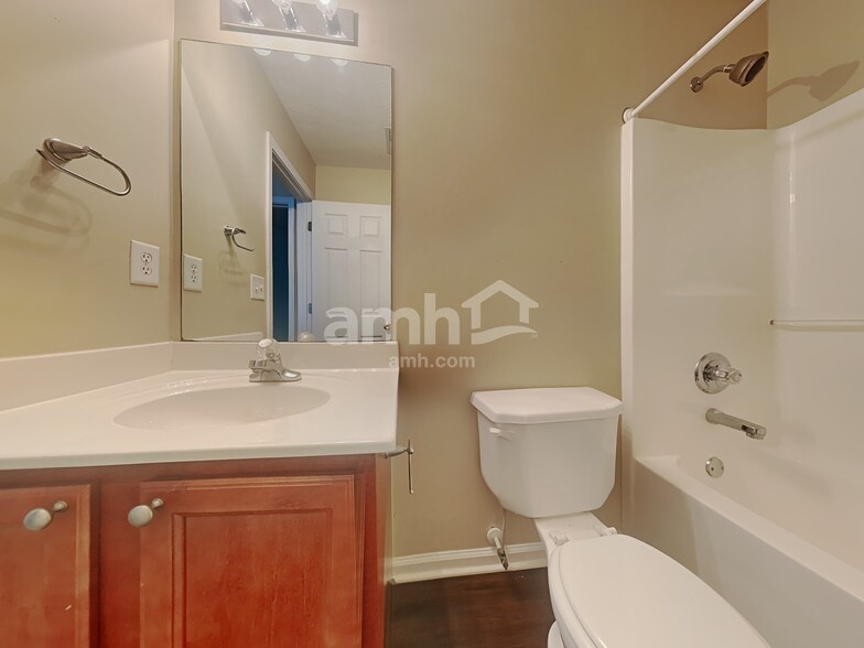 Building Photo - 311 Barberry Pl