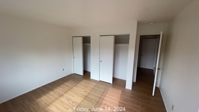 Building Photo - 2 Bed/1.5 Bath Updated Condo Near SMART/Hwy 101/Raleys Shopping Plaza/Washer-Dryer in Unit