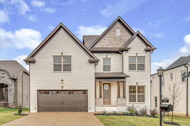Building Photo - 122 Shady Hollow Dr
