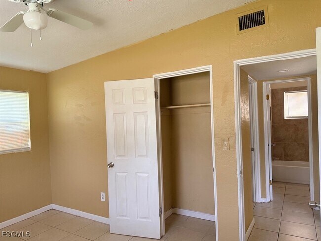 Building Photo - 1341 Gardenia Ave