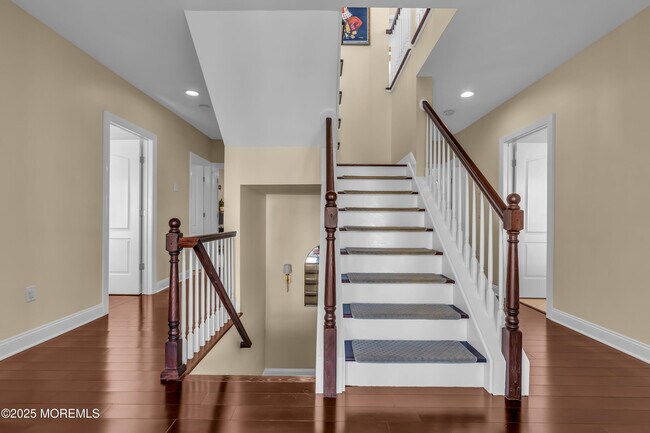 Building Photo - 2 Tradewinds Ln