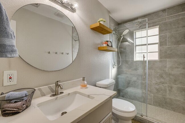 Building Photo - 8020 Botany Ln