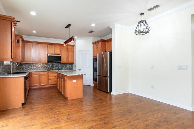 Building Photo - BEAUTIFUL UPDATED 4 bedroom home in great community!