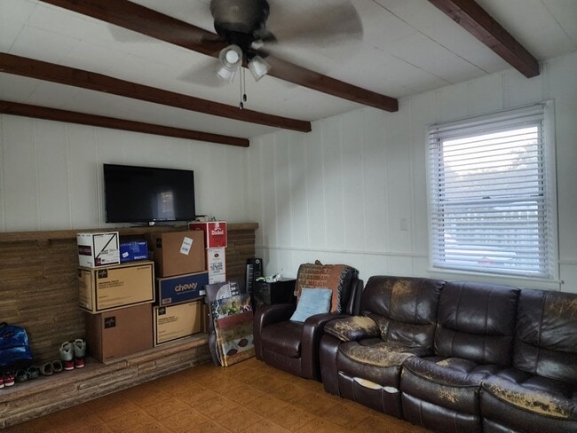 Building Photo - 910 Bragg Cir