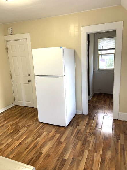 kitchen - 3904 14th Ave