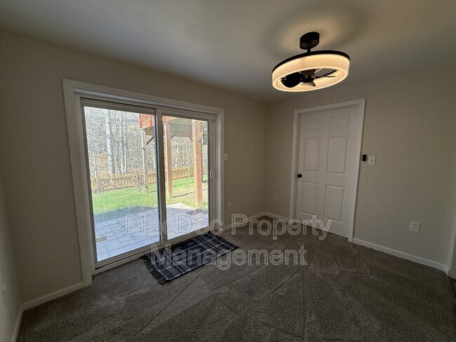 Building Photo - 14 Heatherbrook Ln