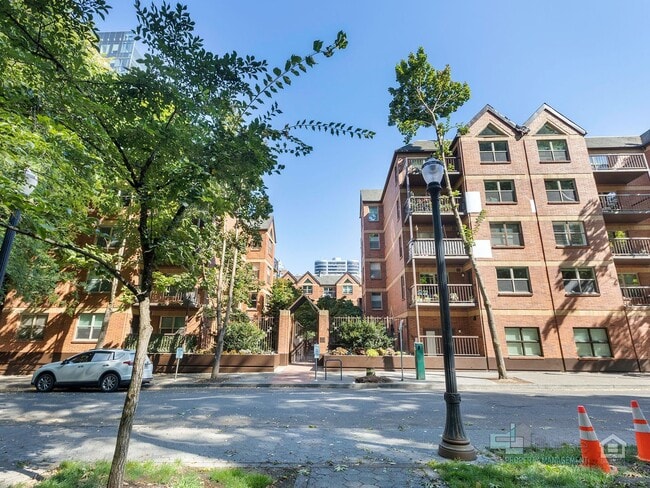 Building Photo - 4TH OF JULY 1-MONTH FREE SPECIAL! Renovated 2 Bd/2 Ba Condo w/parking
