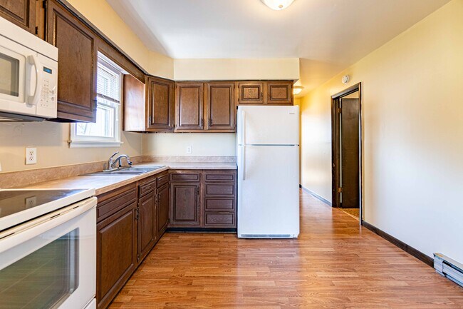 Building Photo - 1515 Golfview
