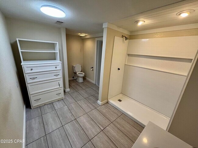 Building Photo - 1206 Buena Vista Blvd