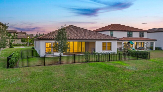 Building Photo - Gorgeous Starkey Ranch Home