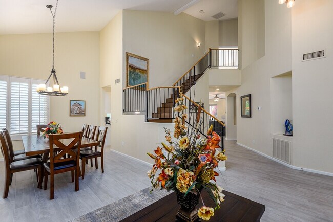 Building Photo - 6417 E Marilyn Rd